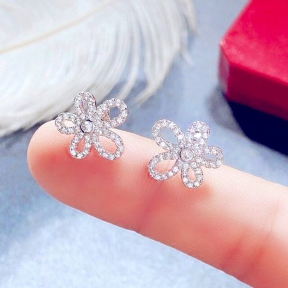 New 925 Silver Diamond Flower Studs - Picture 4 of 5